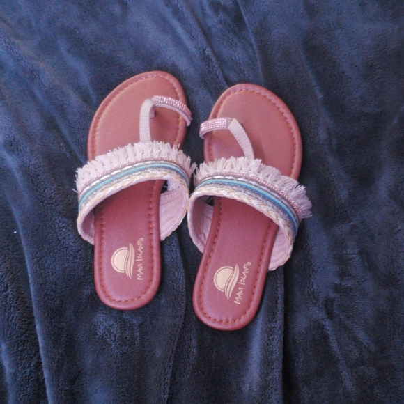 Sandles - Picture 1 of 1